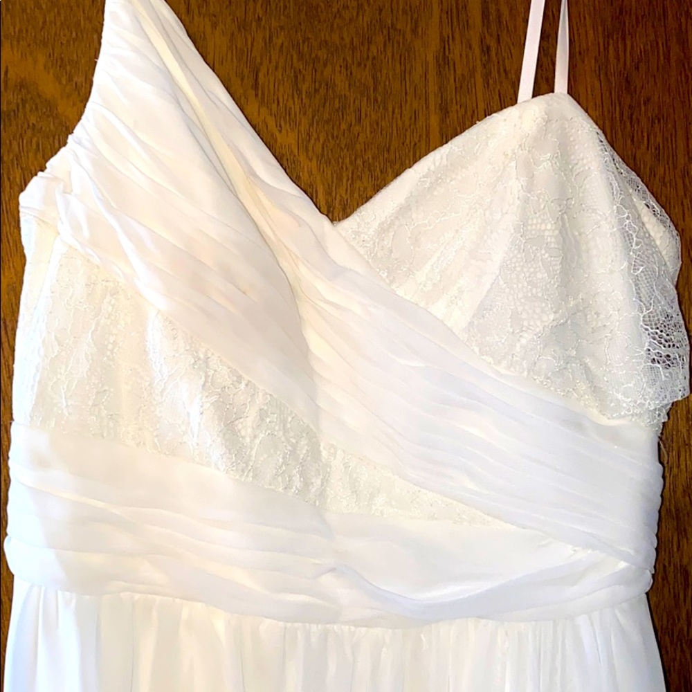 Beautiful White Dress!